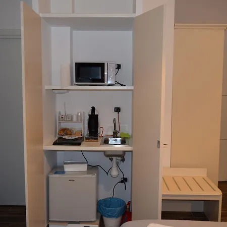 Bed & Breakfast Domus Al Corso 4*