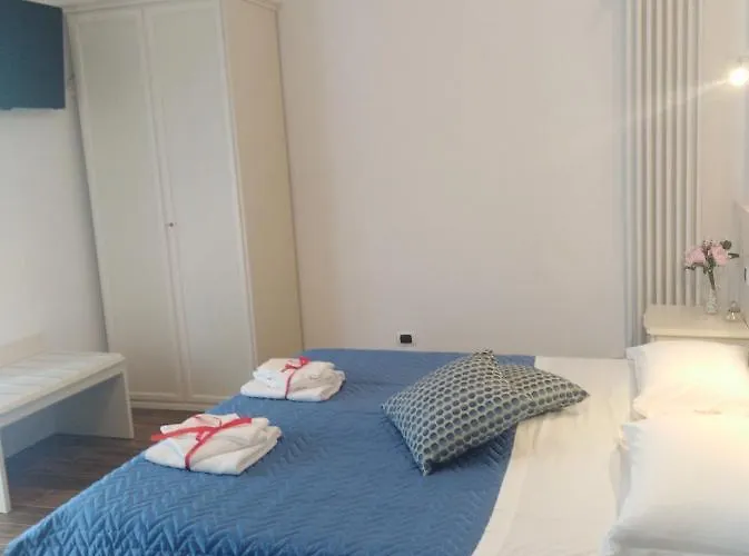 Alojamento de Acomodação e Pequeno-almoço Domus Al Corso 4*