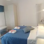 Bed & Breakfast Domus Al Corso 4*