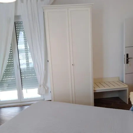 Bed & Breakfast Domus Al Corso 3*