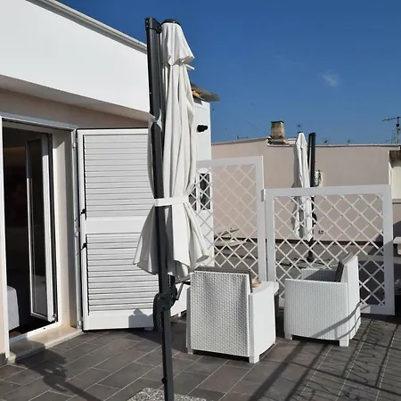 Domus Al Corso Nocleg ze śniadaniem 4*