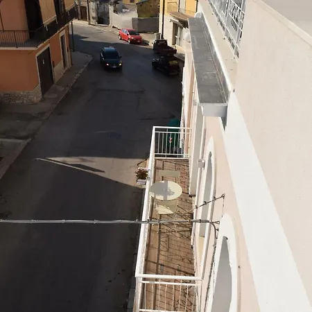 Domus Al Corso Nocleg ze śniadaniem 4*